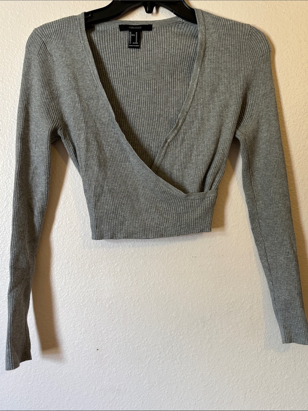 Forever 21 Grey Ribbed Wrap Front Long Sleeve Crop Top Size M
